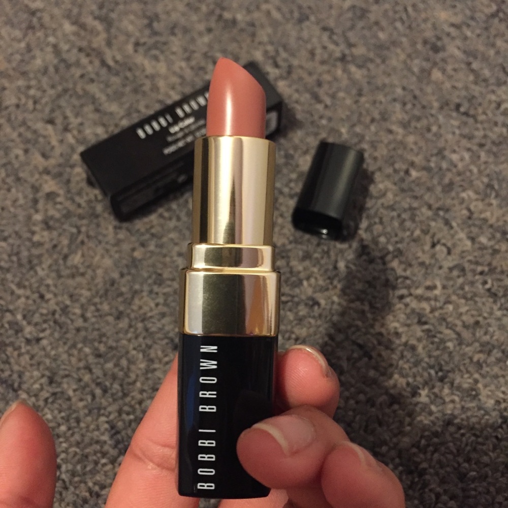 Bobbi Brown lipstick